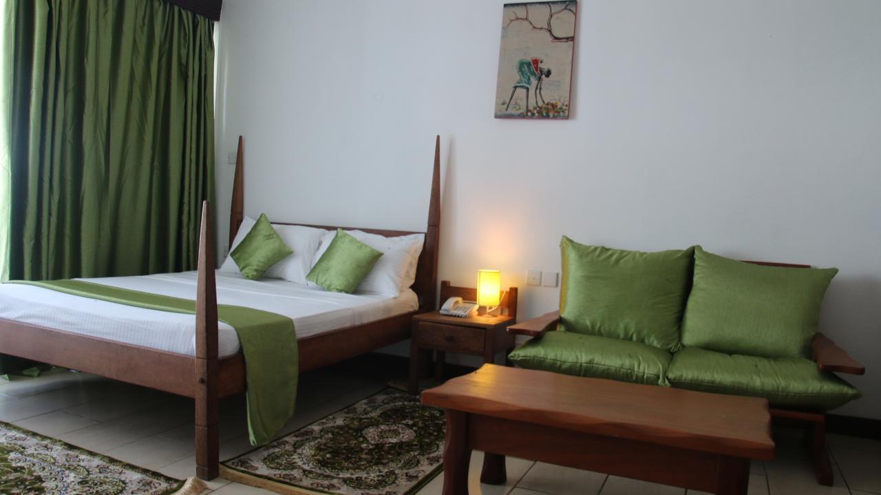 Modern Beach Front Studio Apartment - B44 Mombasa Exterior foto